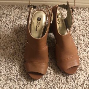 White mountain heels/ bootie